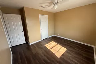 5225 Ave R 1/2, Galveston, TX 77550 - Photo 12