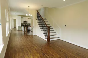 1013 10th St, Galveston, TX 77550 - Photo 6