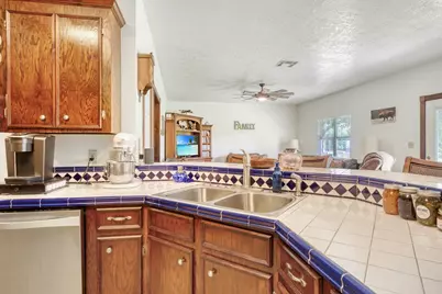 26 Woodland Hills Drive, Huntsville, TX 77320 - Photo 18