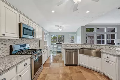 13906 Aspen Knoll Court, Houston, TX 77059 - Photo 12