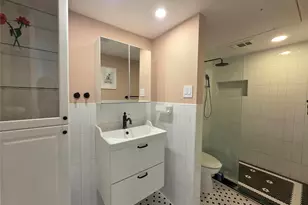 1515 Sandy Springs Rd, Houston, TX 77042 - Photo 10