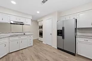 8022 Bayside Blvd, Beach City, TX 77523 - Photo 10