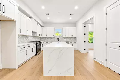 4524 Creekmont Drive, Houston, TX 77091 - Photo 2