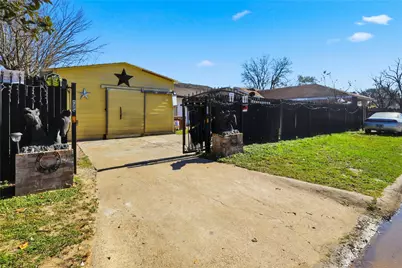 8830 Brackley Lane, Houston, TX 77088 - Photo 10