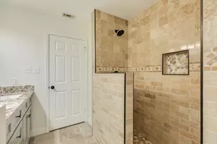 112 Pine St, Lake Jackson, TX 77566 - Photo 22