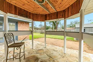 112 Pine St, Lake Jackson, TX 77566 - Photo 26