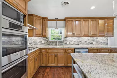 1320 Woodvine Drive, Houston, TX 77055 - Photo 6