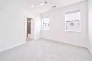 341 Eado Park Cir, Houston, TX 77020 - Photo 12