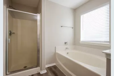 1089 Shadow Glenn Drive, Conroe, TX 77301 - Photo 10
