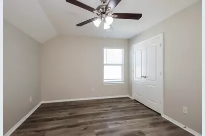 1089 Shadow Glenn Drive, Conroe, TX 77301 - Photo 12