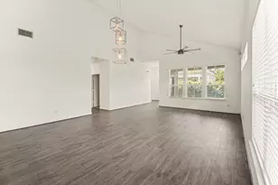3413 Omega St, Houston, TX 77022 - Photo 16
