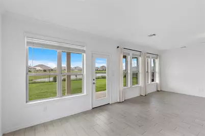 9818 Colonial Downs Drive, Mont Belvieu, TX 77523 - Photo 10