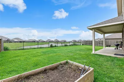 9818 Colonial Downs Drive, Mont Belvieu, TX 77523 - Photo 44