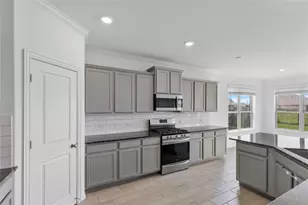 9818 Colonial Downs Dr, Mont Belvieu, TX 77523 - Photo 14