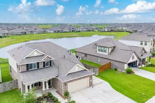 9818 Colonial Downs Dr, Mont Belvieu, TX 77523 - Photo 4