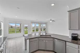 9818 Colonial Downs Dr, Mont Belvieu, TX 77523 - Photo 10