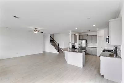 9818 Colonial Downs Drive, Mont Belvieu, TX 77523 - Photo 22