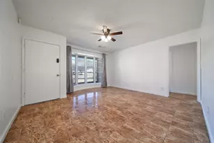 990 Redway Ln, Houston, TX 77062 - Photo 6