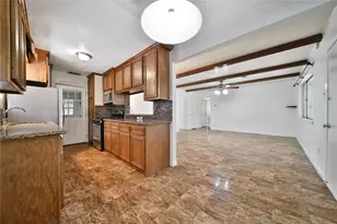 990 Redway Ln, Houston, TX 77062 - Photo 10