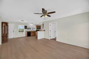 570 Stovall Dr, Palacios, TX 77465 - Photo 14