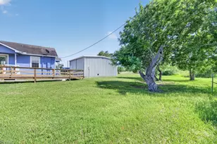 570 Stovall Dr, Palacios, TX 77465 - Photo 28