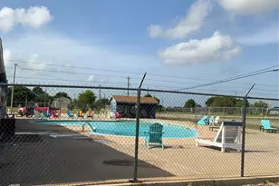 570 Stovall Dr, Palacios, TX 77465 - Photo 10