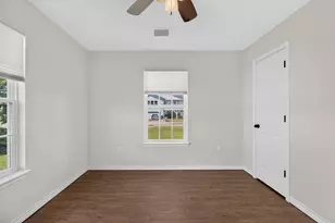 570 Stovall Dr, Palacios, TX 77465 - Photo 4