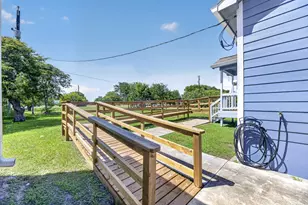 570 Stovall Dr, Palacios, TX 77465 - Photo 26