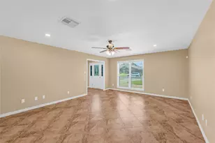 5611 Palm Cir, Galveston, TX 77551 - Photo 8
