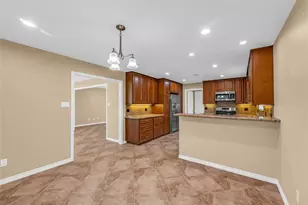 5611 Palm Cir, Galveston, TX 77551 - Photo 16