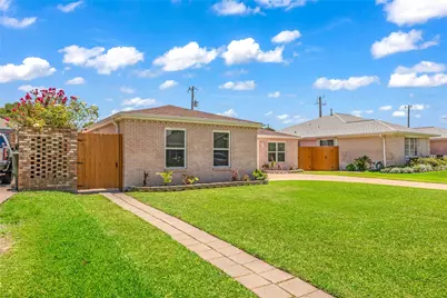 5611 Palm Circle, Galveston, TX 77551 - Photo 2