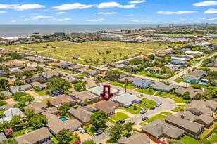 5611 Palm Cir, Galveston, TX 77551 - Photo 38
