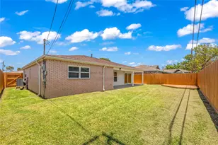 5611 Palm Cir, Galveston, TX 77551 - Photo 32