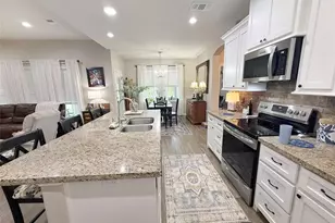 429 Twin Lakes Blvd W, West Columbia, TX 77486 - Photo 14