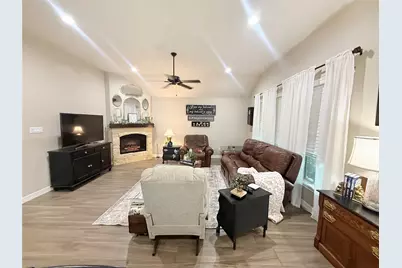 429 Twin Lakes Boulevard W, West Columbia, TX 77486 - Photo 10