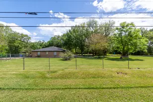 6811 Cemetary Rd, Manvel, TX 77578 - Photo 16