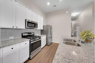 411 Walnut Branch Drive, Baytown, TX 77523 - Photo 2