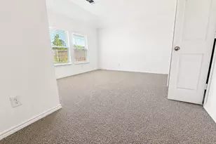 504 Oak Chase Ave, Dayton, TX 77535 - Photo 6