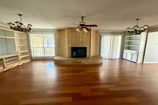 13595 Leaning Oaks Dr, Beaumont, TX 77713 - Photo 2