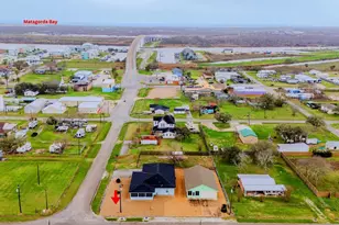837 Wightman St, Matagorda, TX 77457 - Photo 1