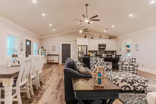 837 Wightman St, Matagorda, TX 77457 - Photo 20