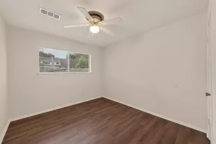 8807 Langdon Ln, Houston, TX 77036 - Photo 32
