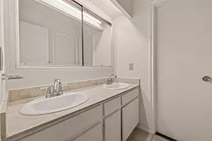 8807 Langdon Ln, Houston, TX 77036 - Photo 38