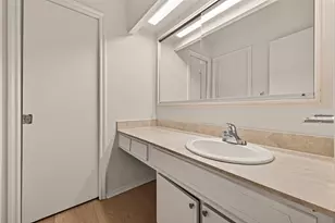 8807 Langdon Ln, Houston, TX 77036 - Photo 26