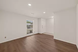 8807 Langdon Ln, Houston, TX 77036 - Photo 10