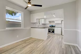 10403 Stockman Ln, Sugar Land, TX 77498 - Photo 8