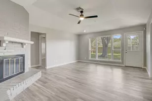 10403 Stockman Ln, Sugar Land, TX 77498 - Photo 6