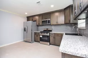 13306 Innshire Ln, Houston, TX 77045 - Photo 10