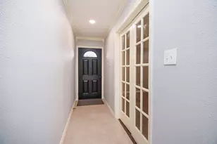 13306 Innshire Ln, Houston, TX 77045 - Photo 4