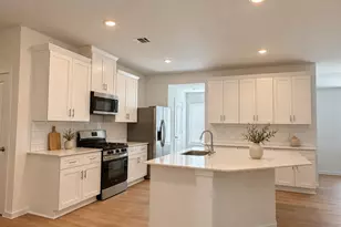1303 Angelfish Dr, Iowa Colony, TX 77583 - Photo 4